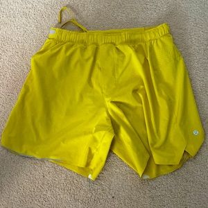 Lululemon Mens shorts 5’’ (yellow)